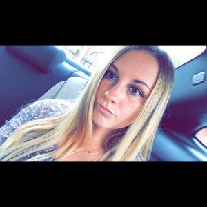 Meet your Posher, Courtney